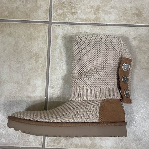 UGG boots - Picture 5 of 5